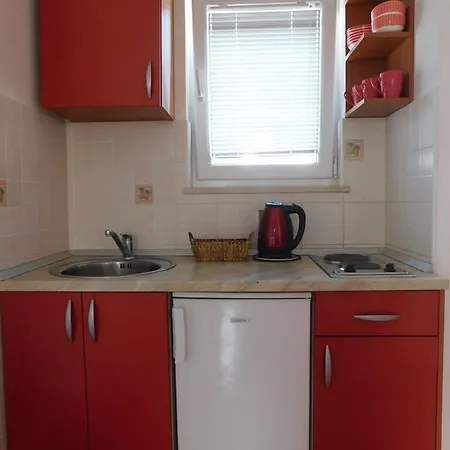Apartment In With Terrace, Air Conditioning, Wifi, Washing Machine 202-3 Tucepi