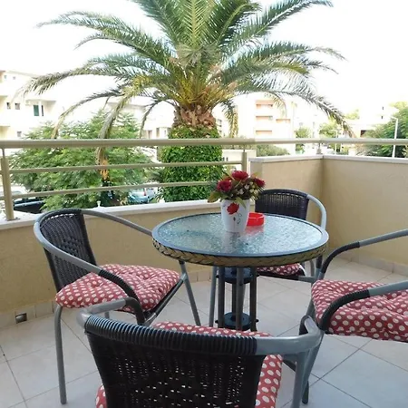 In With Terrace, Air Conditioning, Wifi, Washing Machine 202-3 Apartment