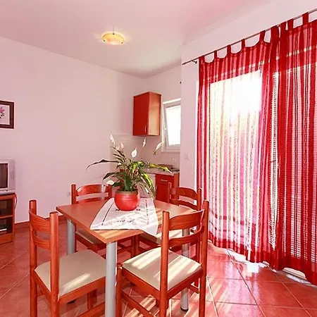 In With Terrace, Air Conditioning, Wifi, Washing Machine 202-3 Apartment *