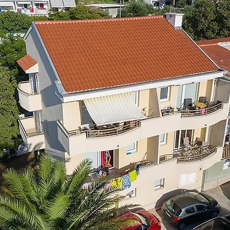 Apartment In With Terrace, Air Conditioning, Wifi, Washing Machine 202-3 Tucepi